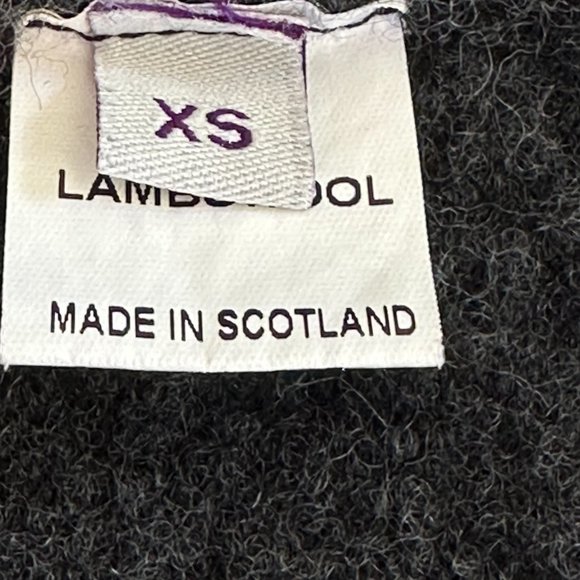 Harry Potter Gryffindor™ XS Youth Lambswool Sweater Uniform Made in Scotland EUC - Picture 7 of 14